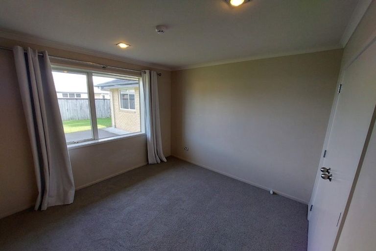 Photo of property in 10 Madison Street, Cambridge, 3434