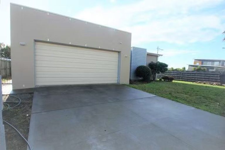 Photo of property in 111 Aston Drive, Waimairi Beach, Christchurch, 8083