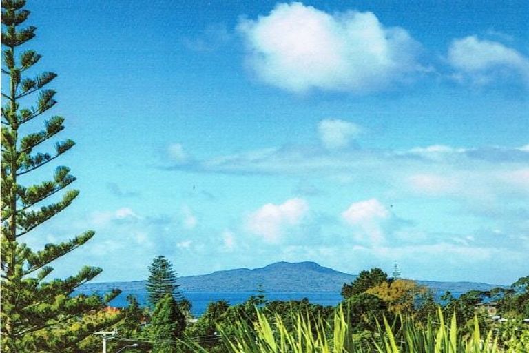 Photo of property in 1/46 Lyons Avenue, Murrays Bay, Auckland, 0630