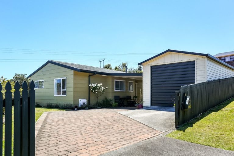 Photo of property in 11 Puketotara Street, Highlands Park, New Plymouth, 4312