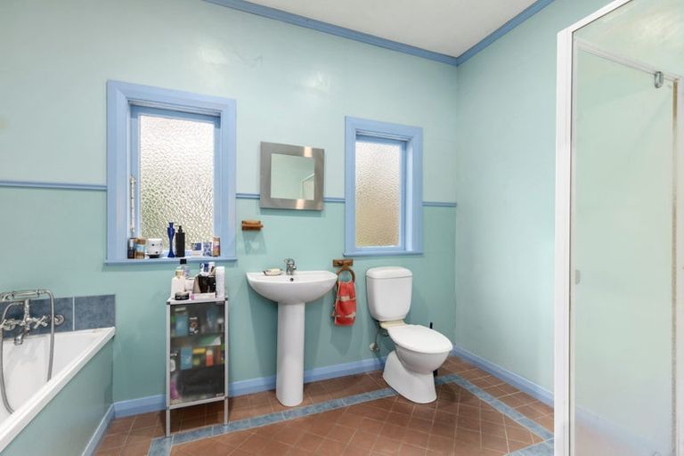 Photo of property in 15 Atiawa Street, Petone, Lower Hutt, 5012