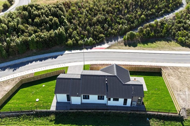 Photo of property in 100 Waipunahau Road, Waikanae, 5036