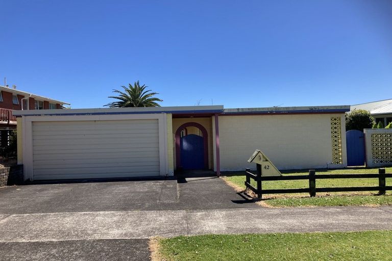 Photo of property in 42 Hume Street, Waitara, 4320
