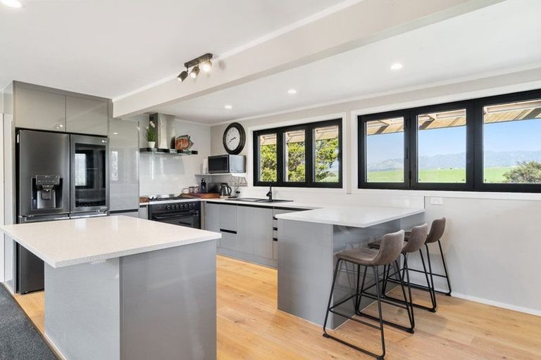 Photo of property in 74 Bays Road, Orere Point, Papakura, 2585