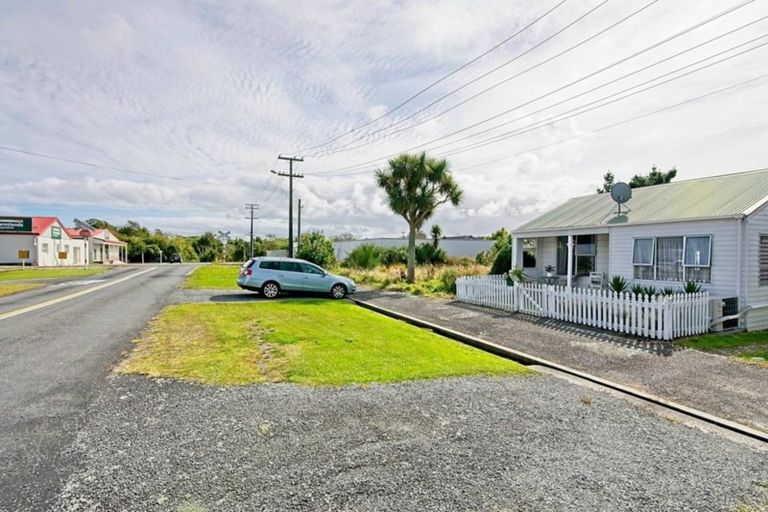Photo of property in 5 Fonblanque Street, Westport, 7825