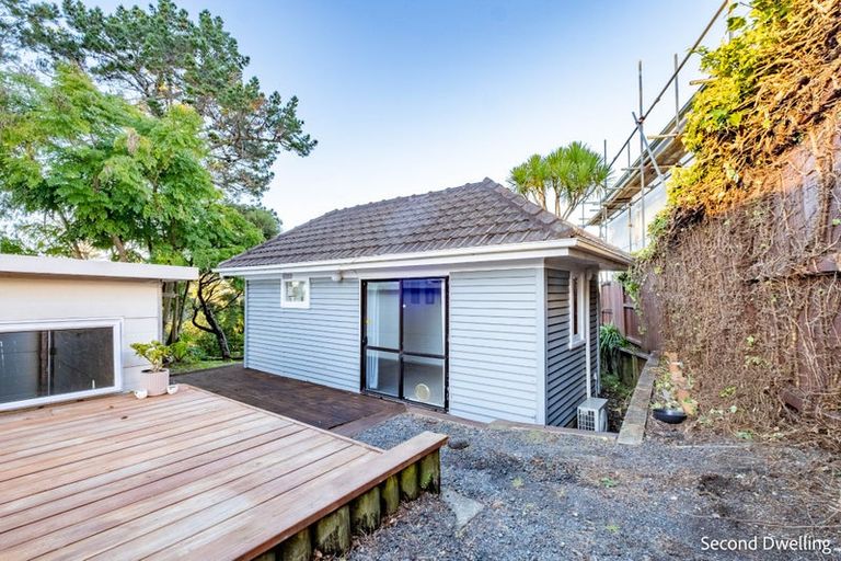 Photo of property in 116 Ennis Avenue, Pakuranga Heights, Auckland, 2010