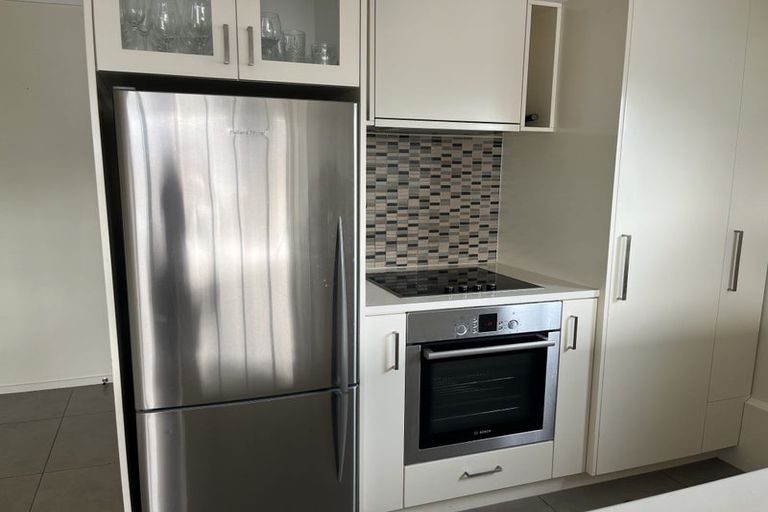 Photo of property in 2/130 Oriental Parade, Oriental Bay, Wellington, 6011