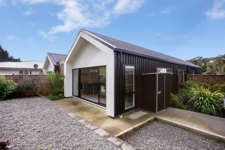 Photo of property in 49a Banks Boulevard, Whitby, Porirua, 5024