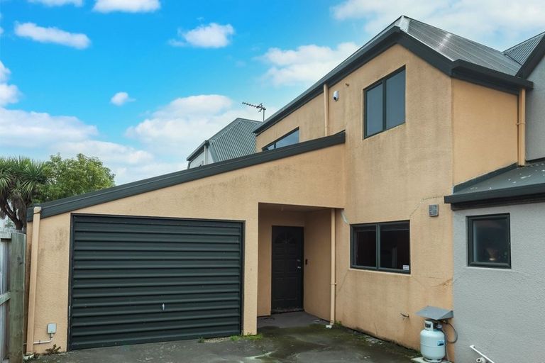 Photo of property in 2/455 Barbadoes Street, Edgeware, Christchurch, 8013