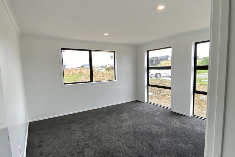 Photo of property in 19 Tahuna Minhinnick Drive, Glenbrook, Waiuku, 2681