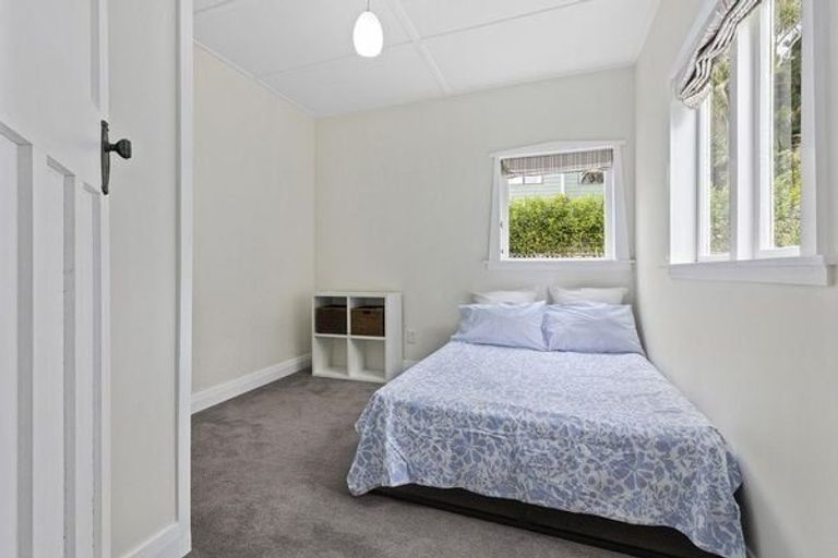 Photo of property in 70 Nottingham Street, Karori, Wellington, 6012