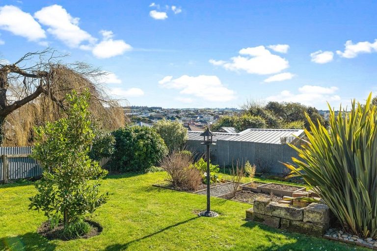 Photo of property in 72 Wharfe Street, South Hill, Oamaru, 9400