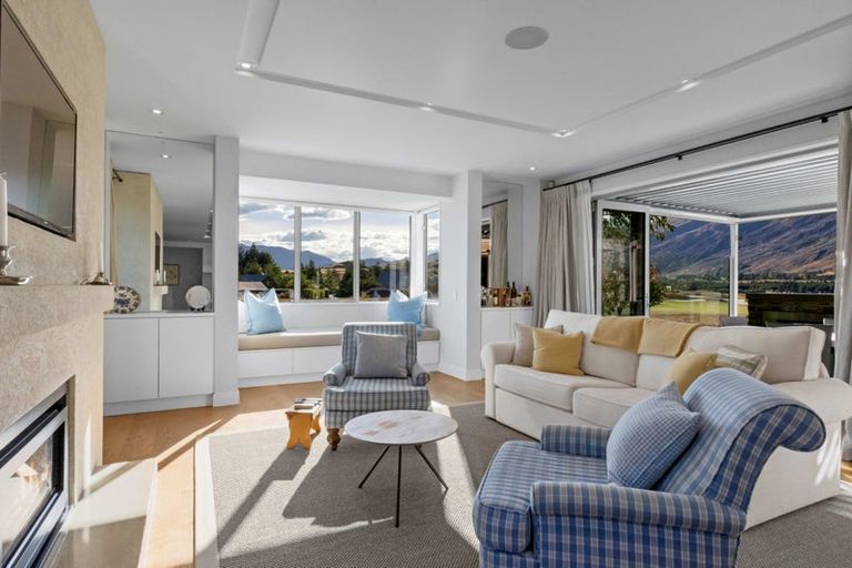 Photo of property in 15 Ayrburn Ridge, Arrowtown, Queenstown, 9371
