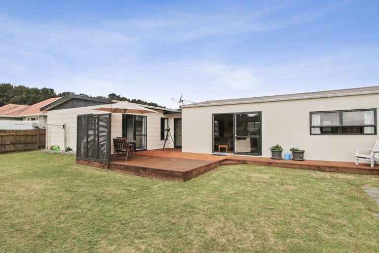 Photo of property in 83 Nash Parade, Foxton Beach, Foxton, 4815