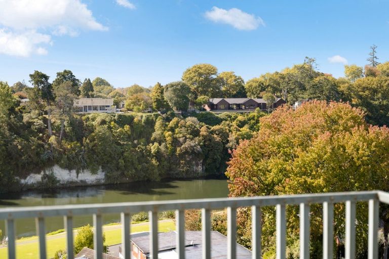 Photo of property in 4/100 Beerescourt Road, Beerescourt, Hamilton, 3200