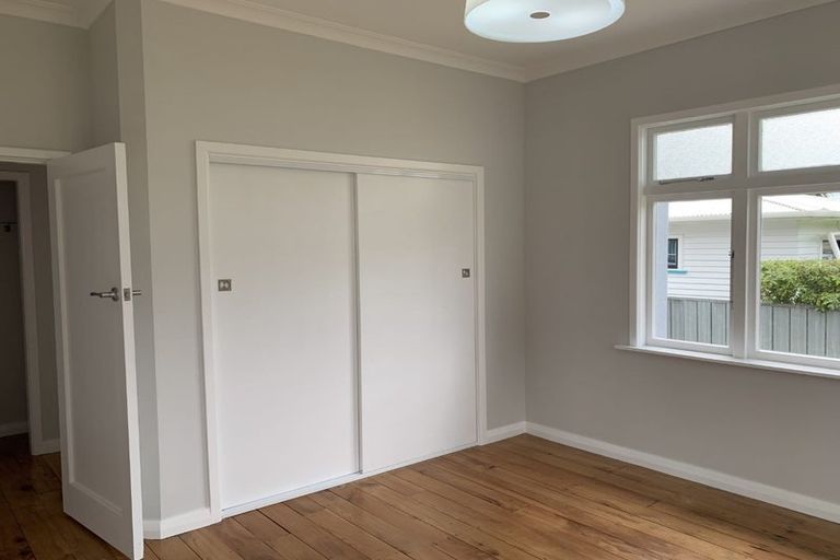 Photo of property in 74 Queenwood Road, Levin, 5510