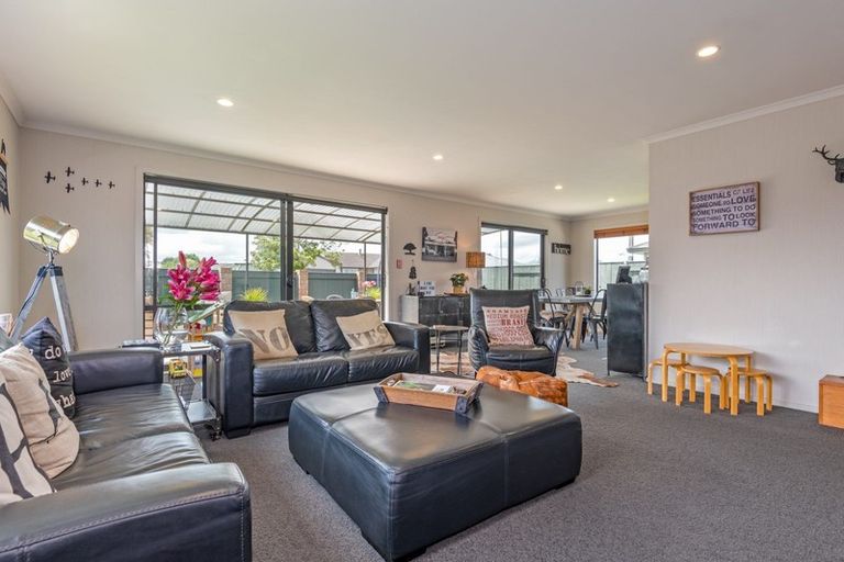 Photo of property in 4 Angelina Way, Kelvin Grove, Palmerston North, 4414