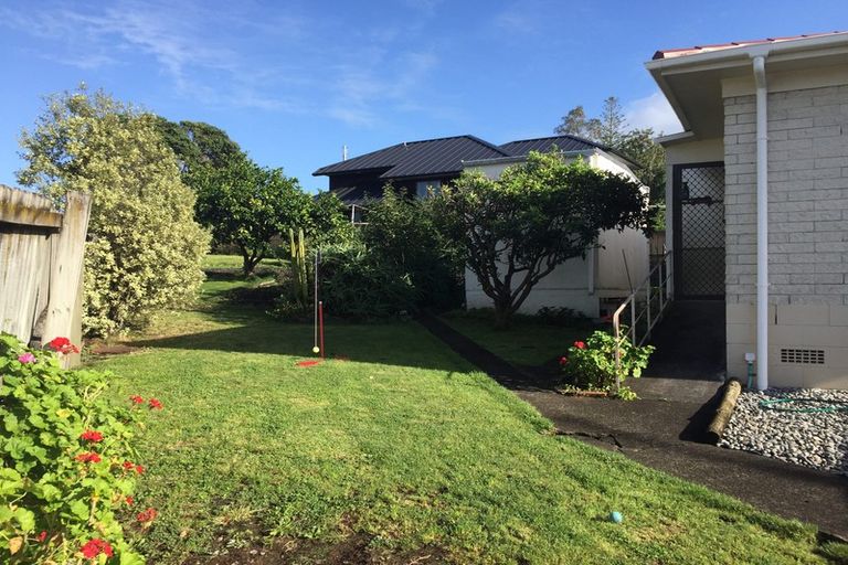 Photo of property in 1/47 Wellington Street, Howick, Auckland, 2014