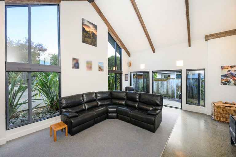 Photo of property in 151 Summerhill Drive, Fitzherbert, Palmerston North, 4410