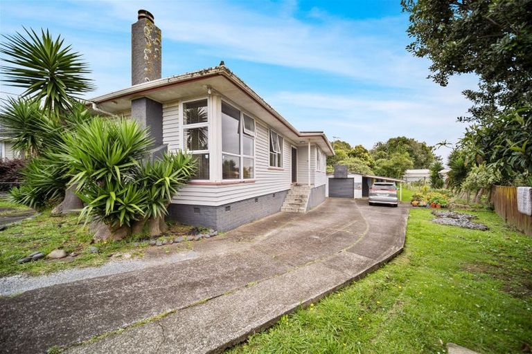 Photo of property in 9 Sutton Avenue, Mangere East, Auckland, 2024