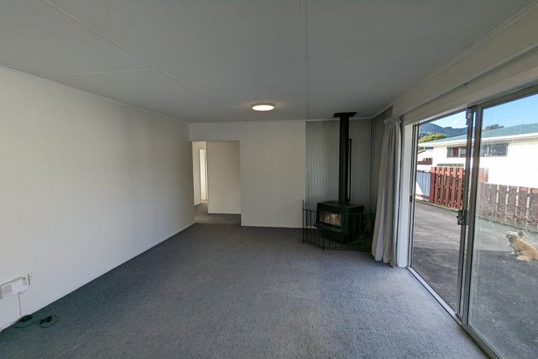 Photo of property in 49 Bonnie Glen Crescent, Ebdentown, Upper Hutt, 5018