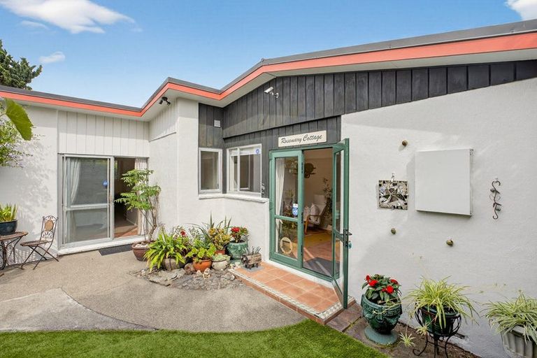 Photo of property in 91 Golf Road, Paraparaumu Beach, Paraparaumu, 5032