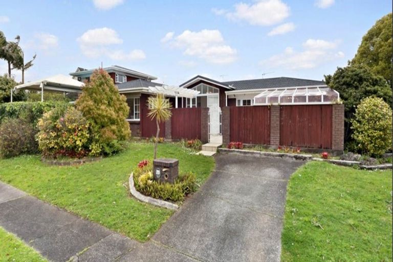 Photo of property in 1 Holly Way, Sunnyhills, Auckland, 2010