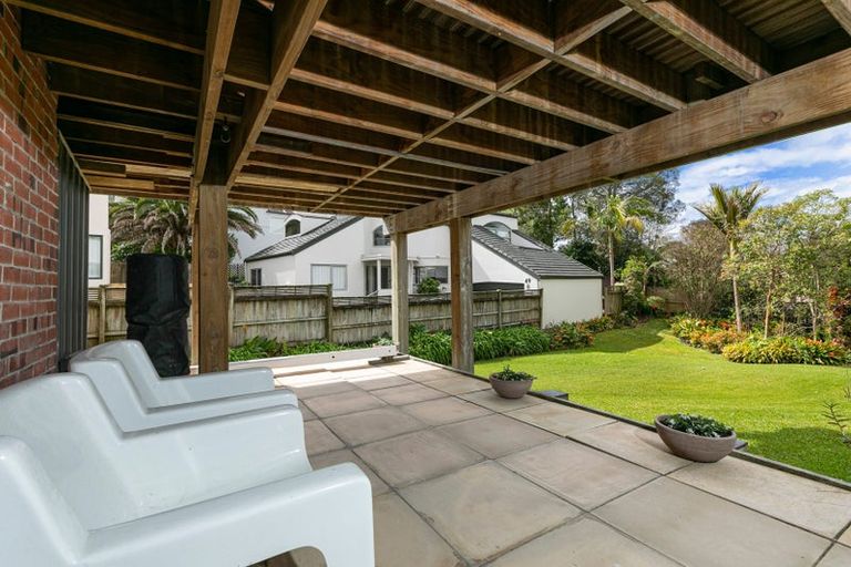 Photo of property in 47 Forrest Hill Road, Milford, Auckland, 0620