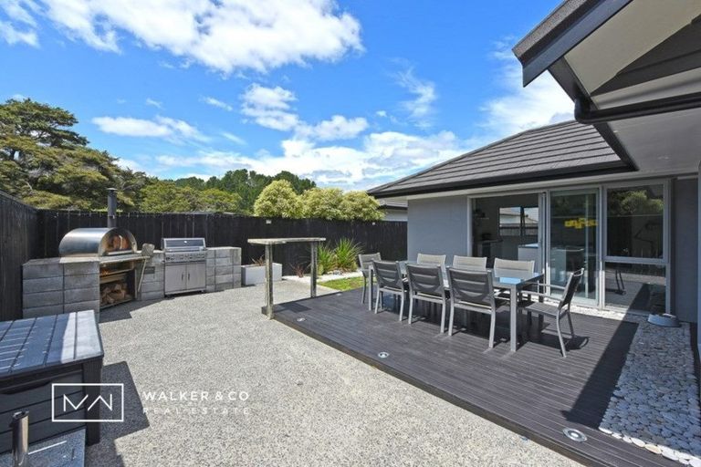 Photo of property in 90 Riverstone Drive, Riverstone Terraces, Upper Hutt, 5018