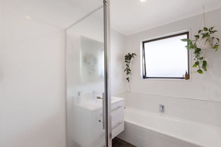 Photo of property in 2/419 Maunganui Road, Mount Maunganui, 3116