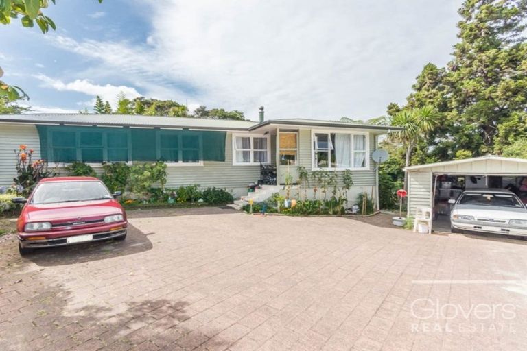 Photo of property in 38 Lantana Road, Green Bay, Auckland, 0604