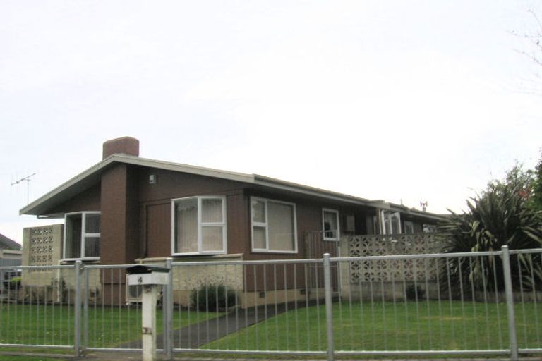 Photo of property in 4 Lerwick Street, Tamatea, Napier, 4112