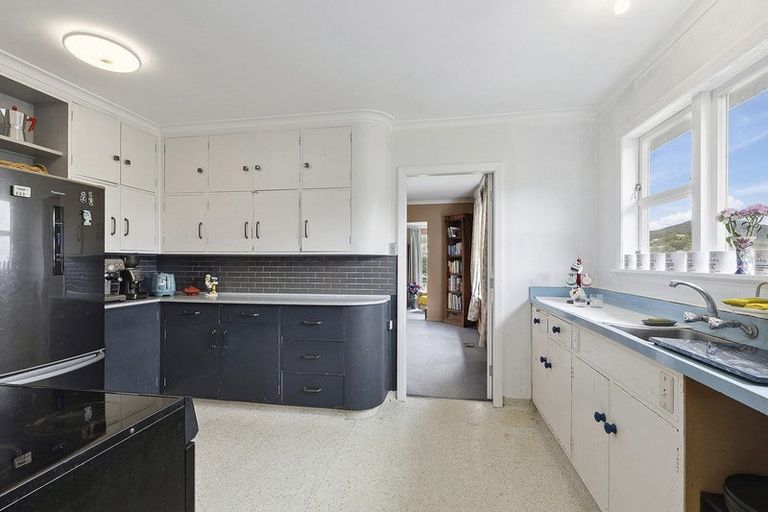 Photo of property in 25 Collier Avenue, Karori, Wellington, 6012