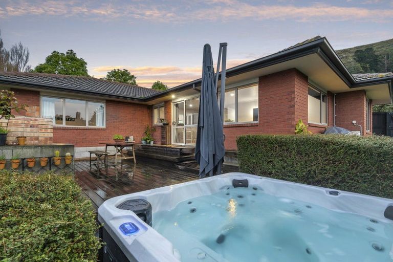 Photo of property in 7 Gilders Grove, Heathcote Valley, Christchurch, 8022
