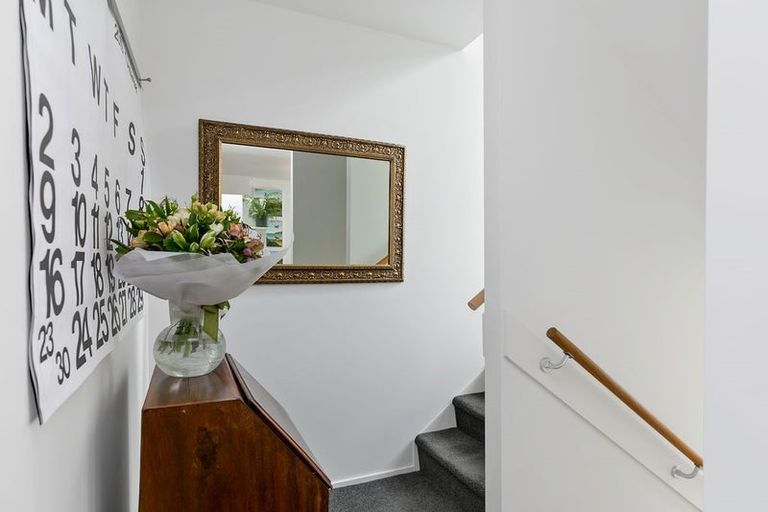 Photo of property in 20/2 Onslow Road, Khandallah, Wellington, 6035