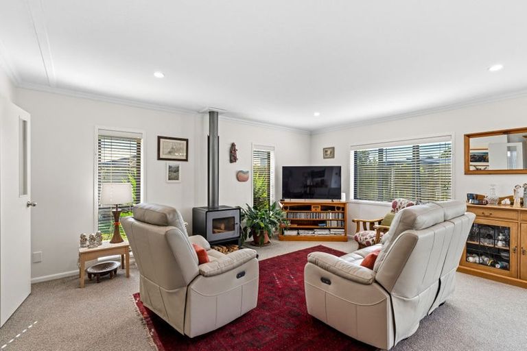 Photo of property in 6 Karlos Lane, Levin, 5510