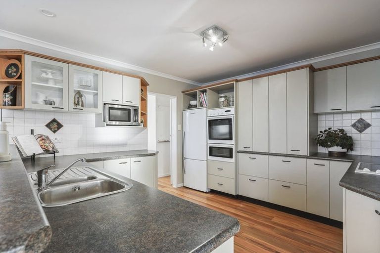 Photo of property in 10 Luxton Place, Rangiora, 7400