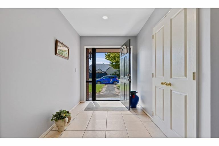 Photo of property in 33 Welsford Street, Woodend, 7610