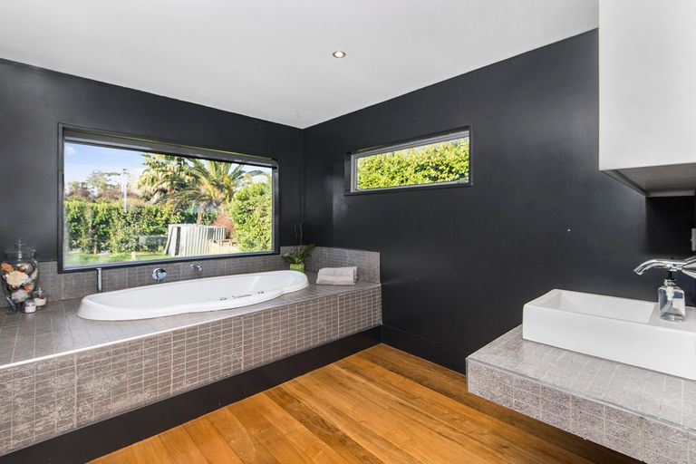 Photo of property in 6 Karioitahi Road, Waiuku, 2123