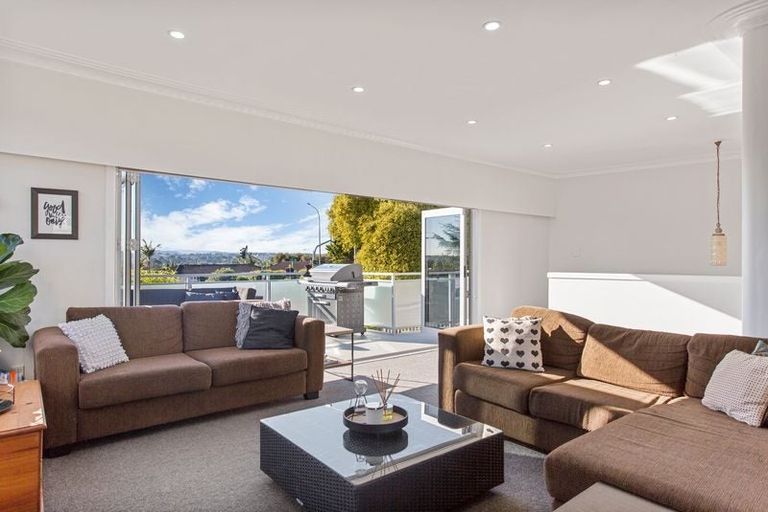 Photo of property in 2 Glenmore Road, Sunnyhills, Auckland, 2010