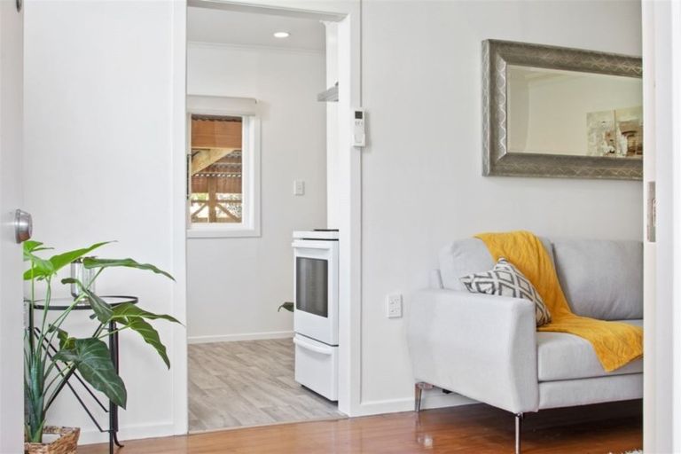 Photo of property in 3/16 South Street, Papakura, 2110