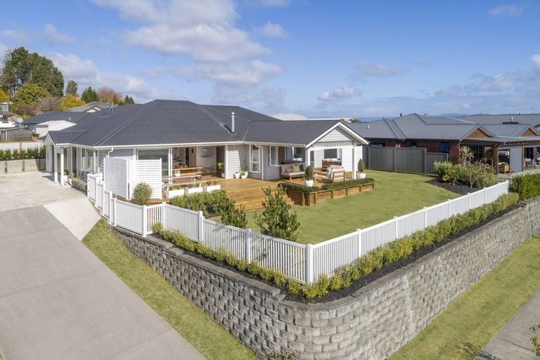 Photo of property in 15 Damien Place, Ohauiti, Tauranga, 3112