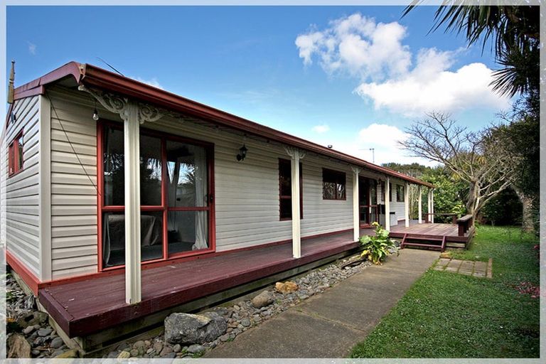 Photo of property in 17 Aru Street, Tangimoana, 4822