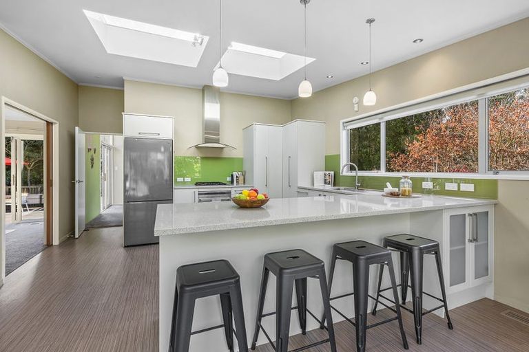 Photo of property in 100 Larsen Crescent, Tawa, Wellington, 5028