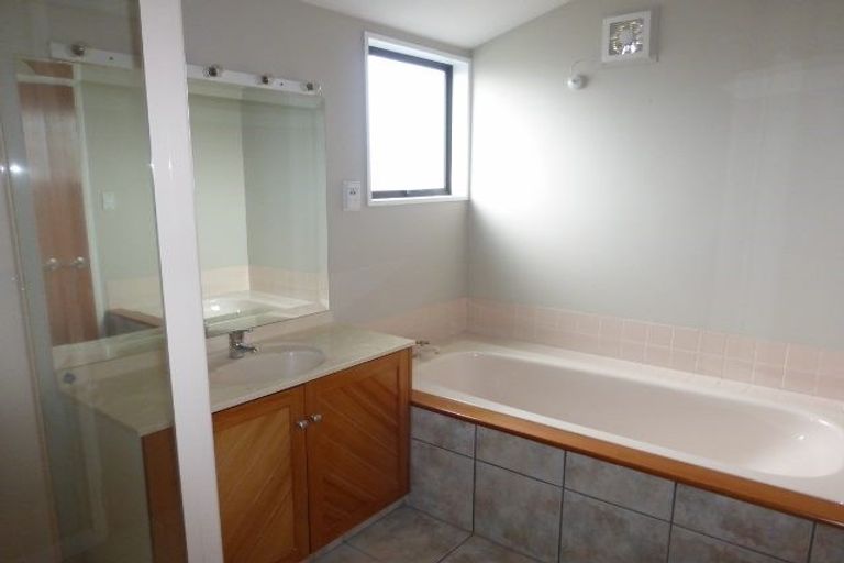 Photo of property in 9 Calverton Place, Halswell, Christchurch, 8025