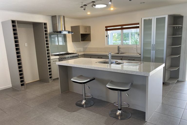 Photo of property in 24 Spencer Road, Pinehill, Auckland, 0632