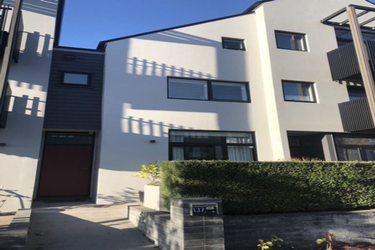 Photo of property in 137 Hobsonville Point Road, Hobsonville, Auckland, 0616