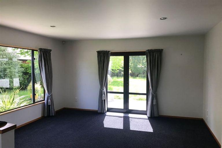 Photo of property in 16 Buckleys Road, Rangiora, 7400