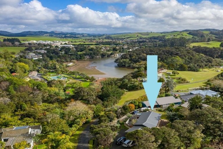 Photo of property in 99 Yorke Road, Haruru, 0204