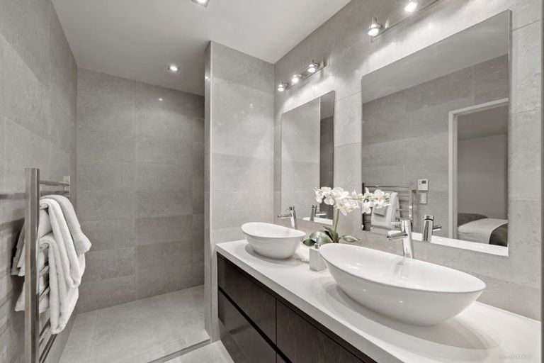 Photo of property in 38a Takutai Avenue, Bucklands Beach, Auckland, 2012